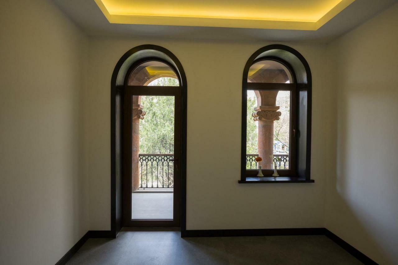 Annabella Boutique Hotel Yerevan Exterior photo