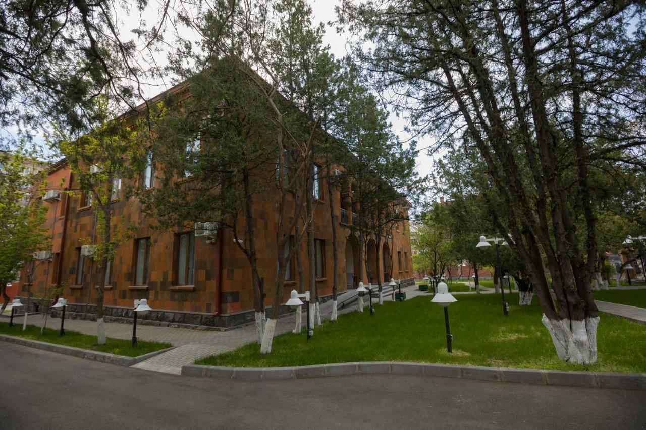 Annabella Boutique Hotel Yerevan Exterior photo