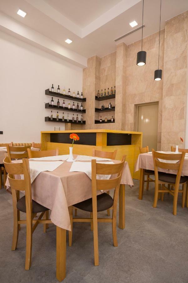 Annabella Boutique Hotel Yerevan Exterior photo