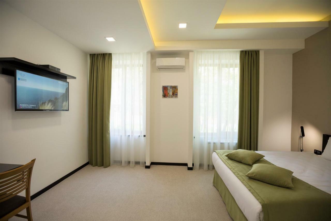 Annabella Boutique Hotel Yerevan Exterior photo