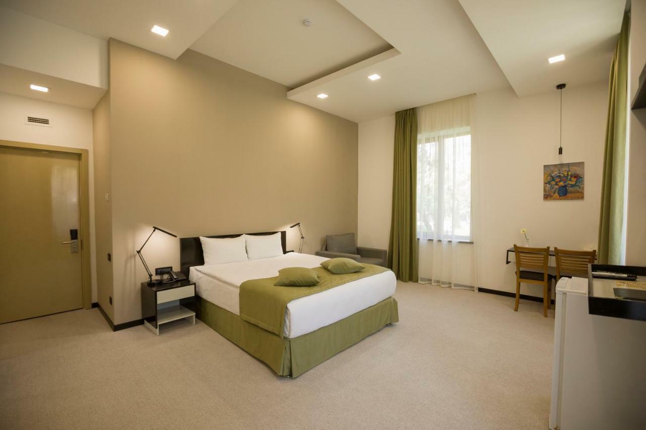 Annabella Boutique Hotel Yerevan Exterior photo