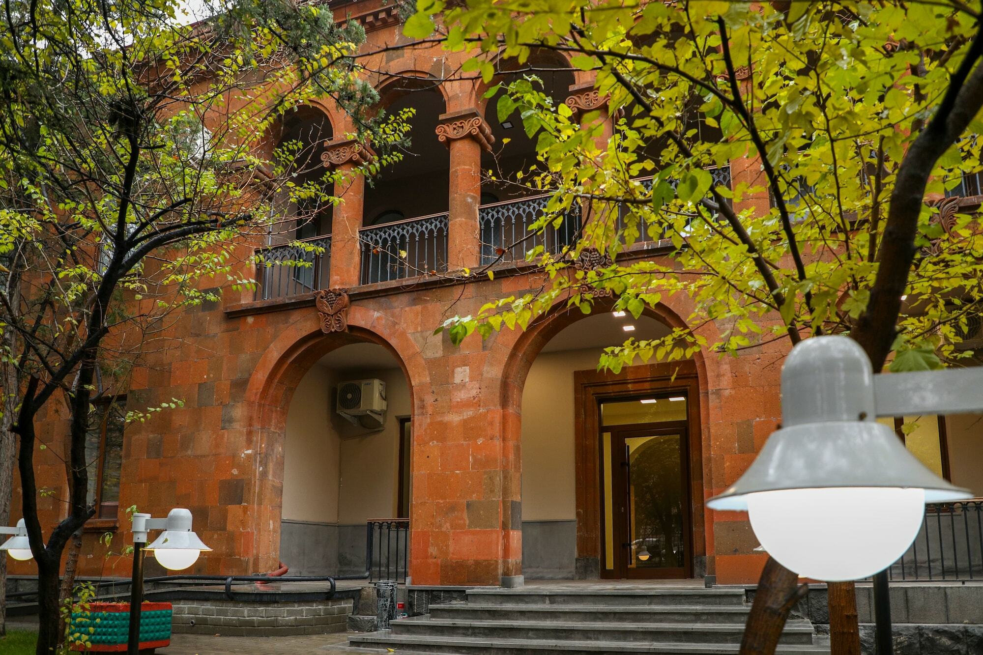 Annabella Boutique Hotel Yerevan Exterior photo